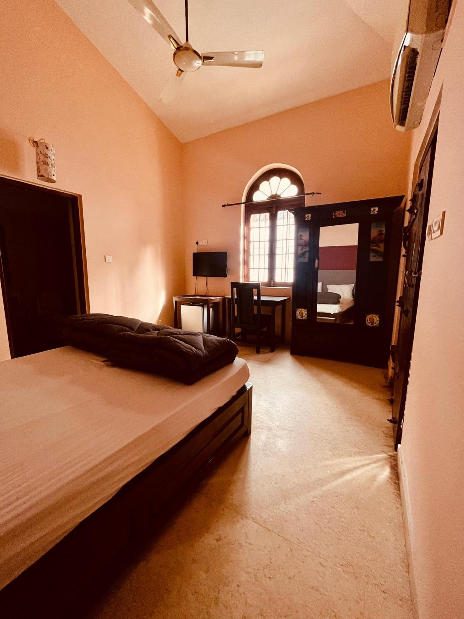 Madpackers Goa Anjuna - Bar Dış mekan fotoğraf